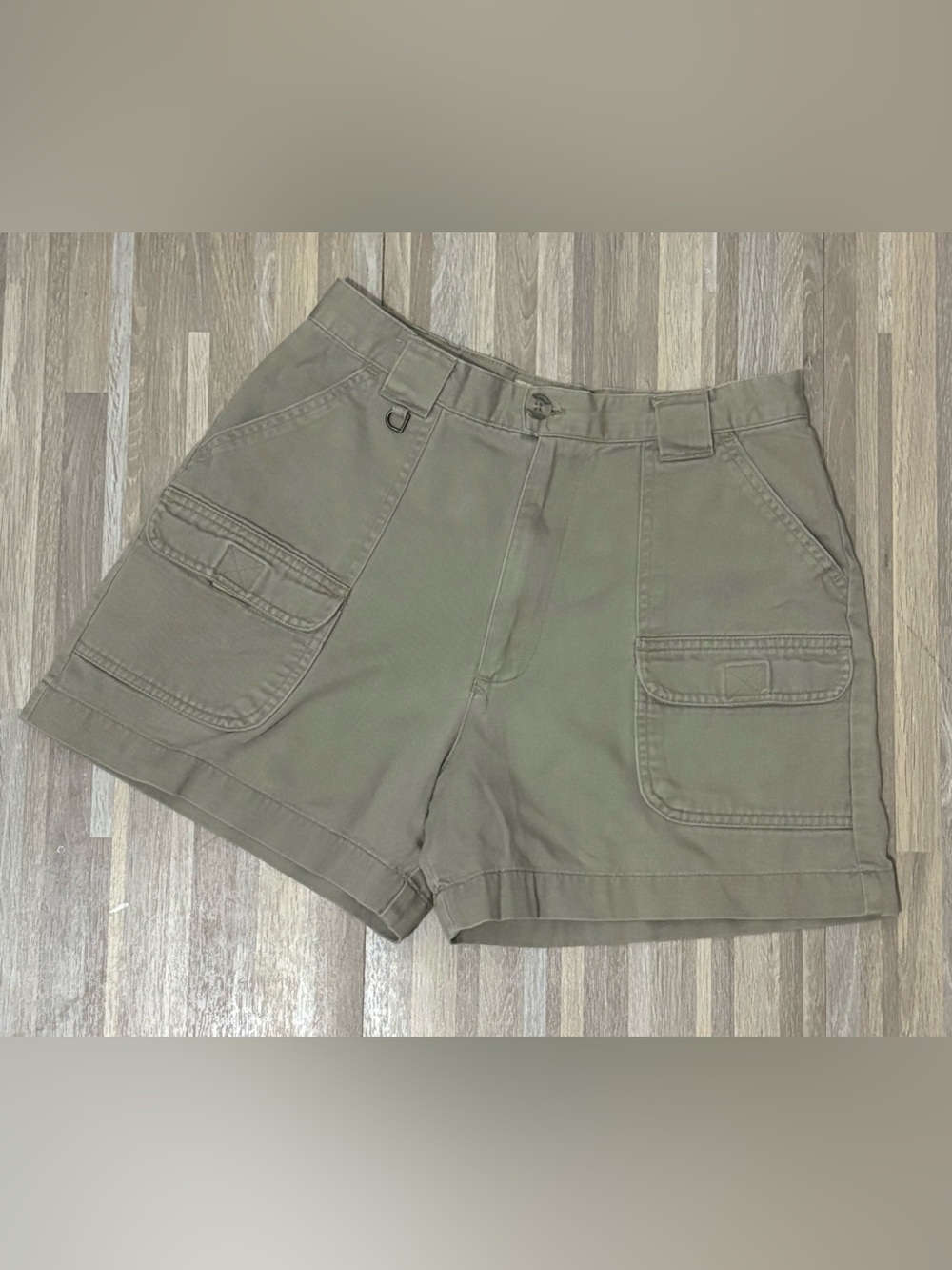 Y2K Cheenoz Women's Khaki Cotton Twill Cargo Shorts in Size 11